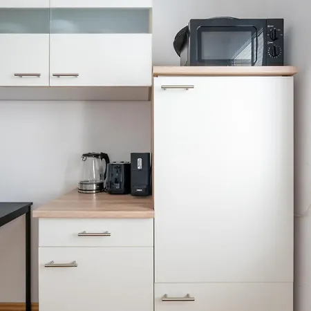 Farawayhomes Leoben #a6 *